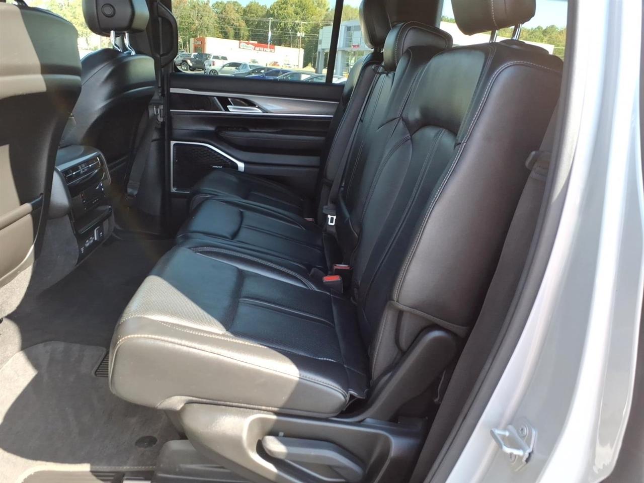 Jeep Wagoneer  2022