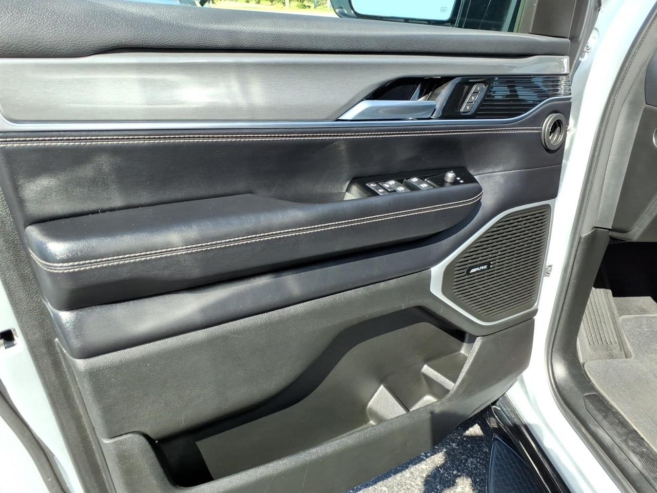 Jeep Wagoneer  2022