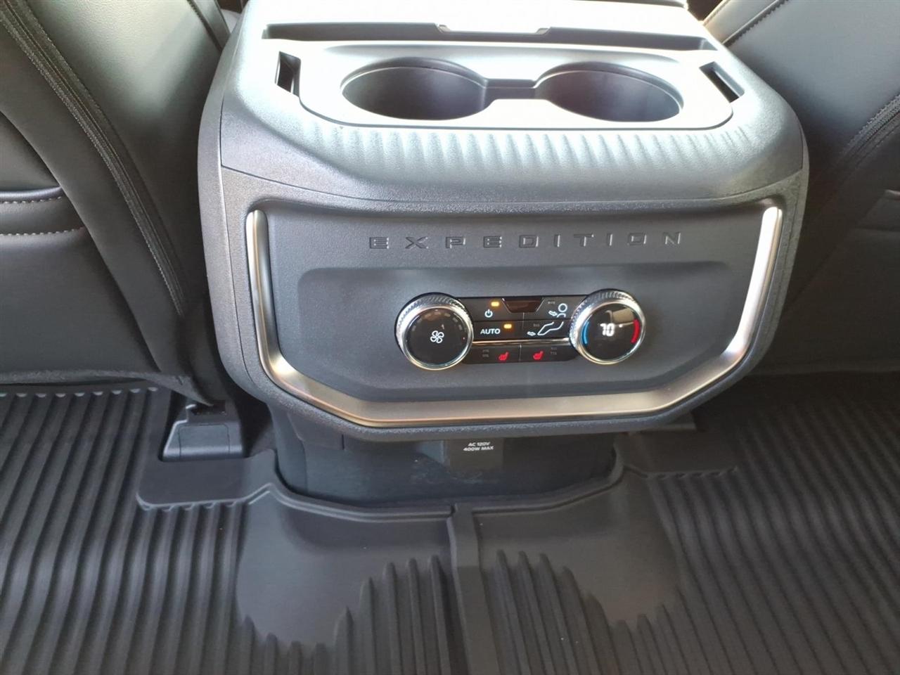 Ford Expedition  2027