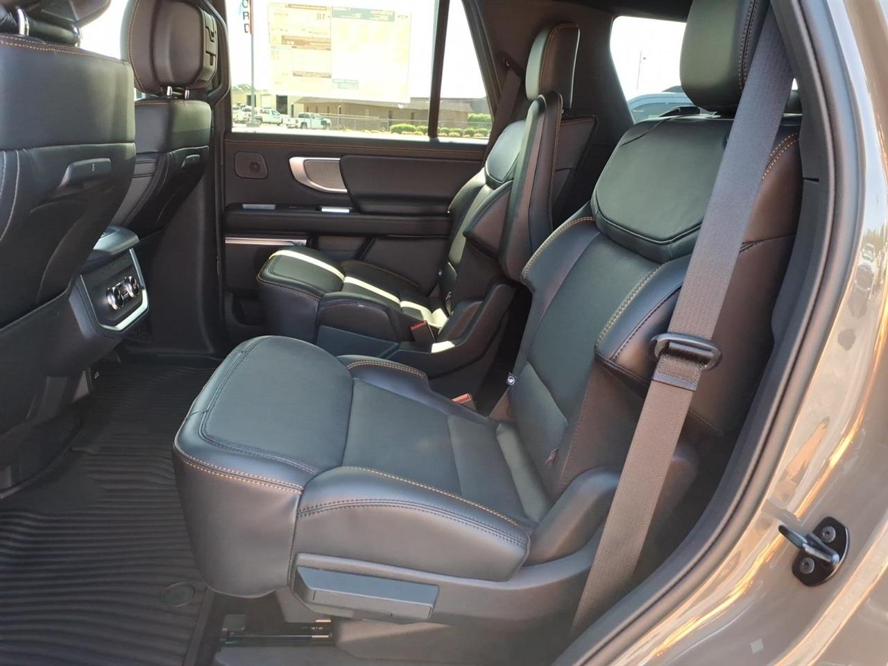 Ford Expedition  2027