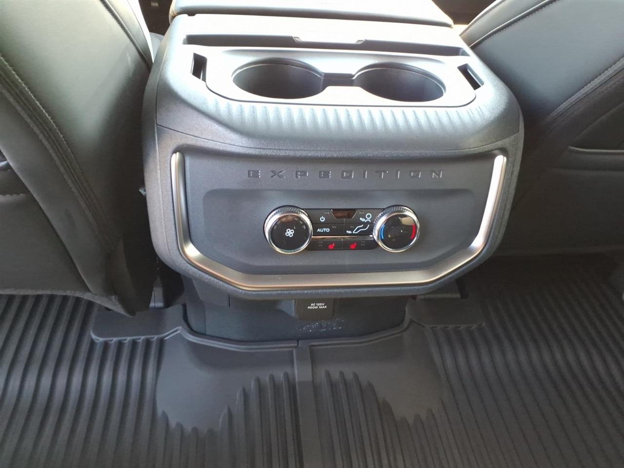 Ford Expedition  2027