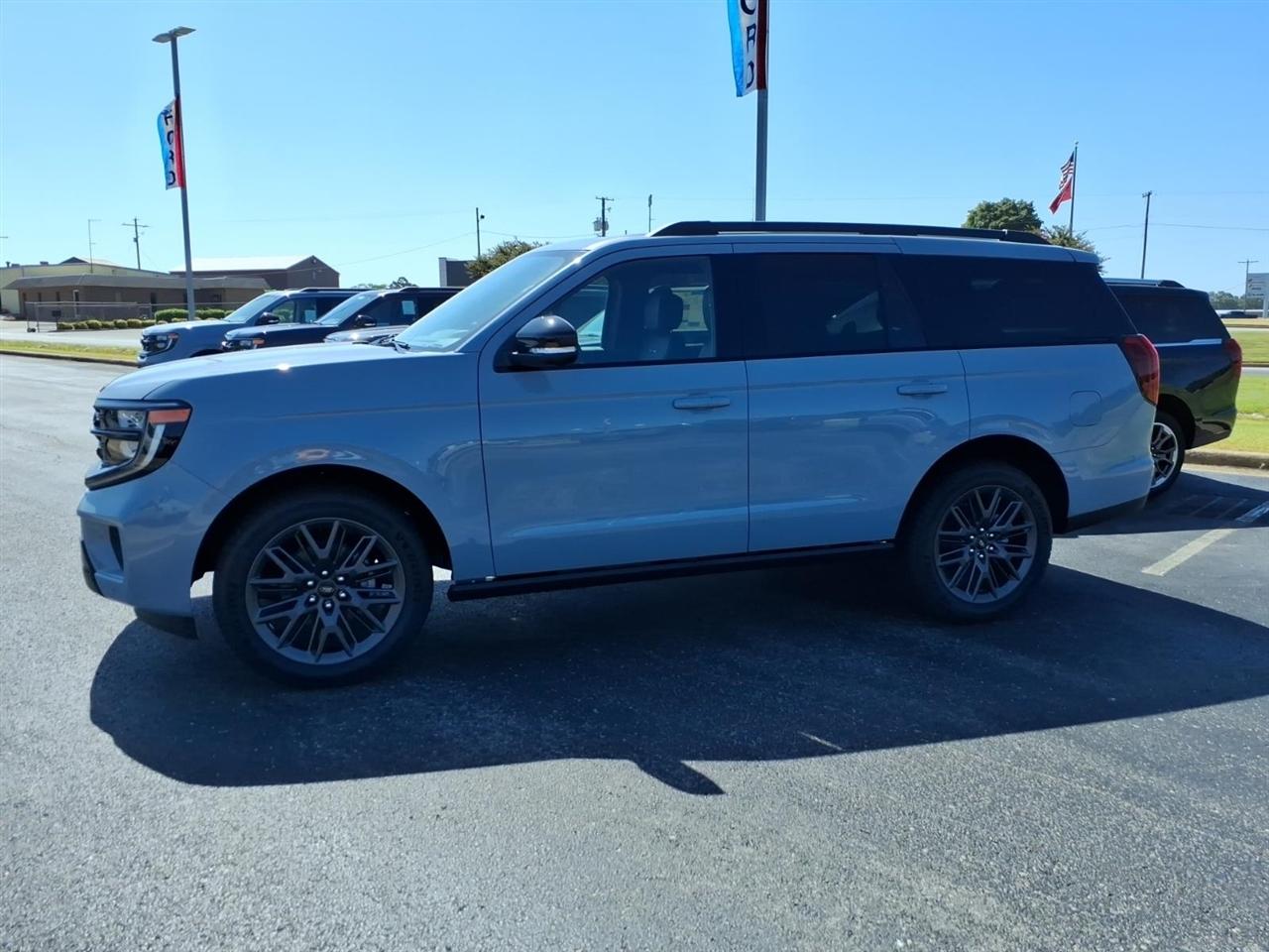 Ford Expedition  2027