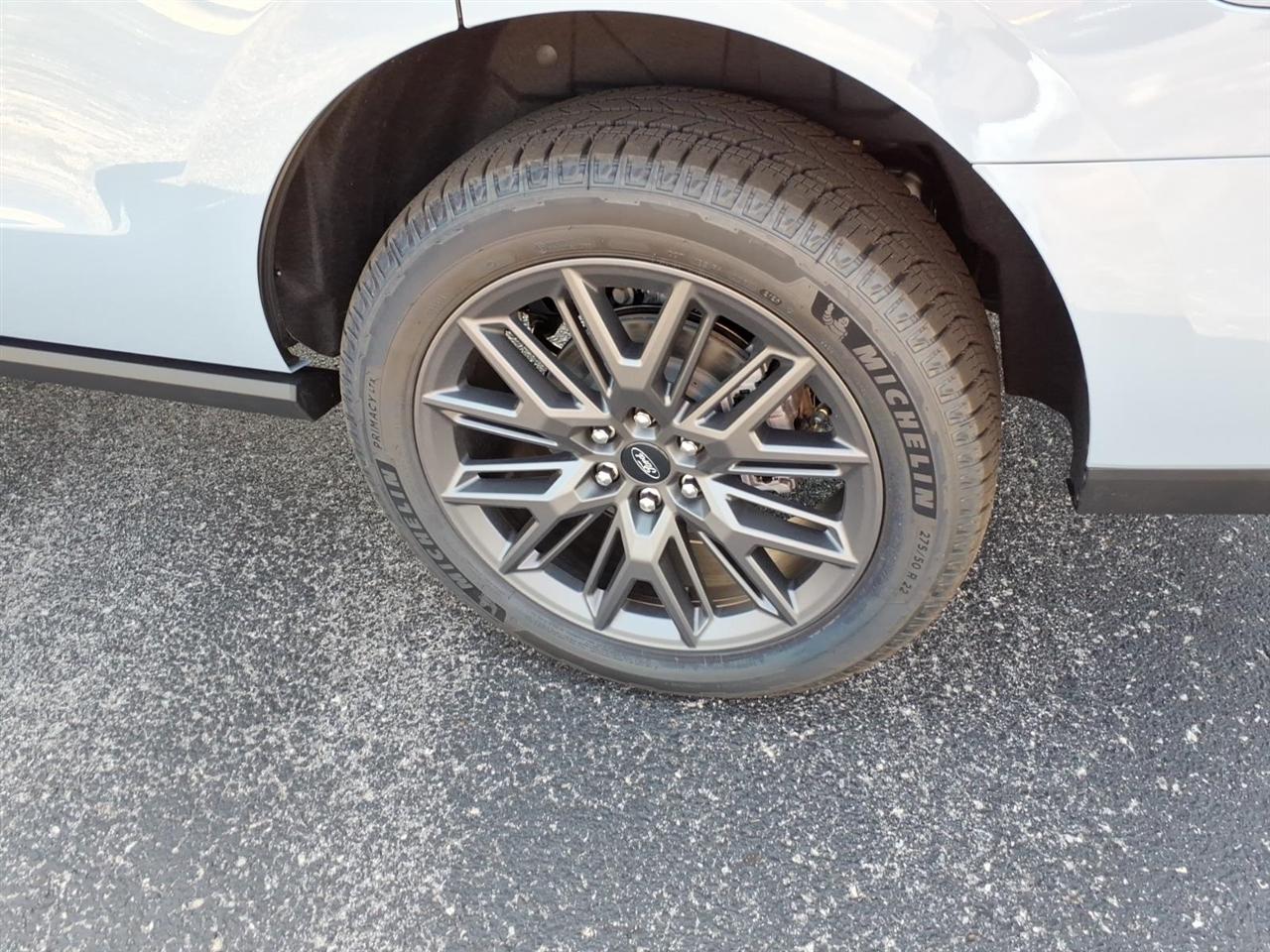 Ford Expedition  2027