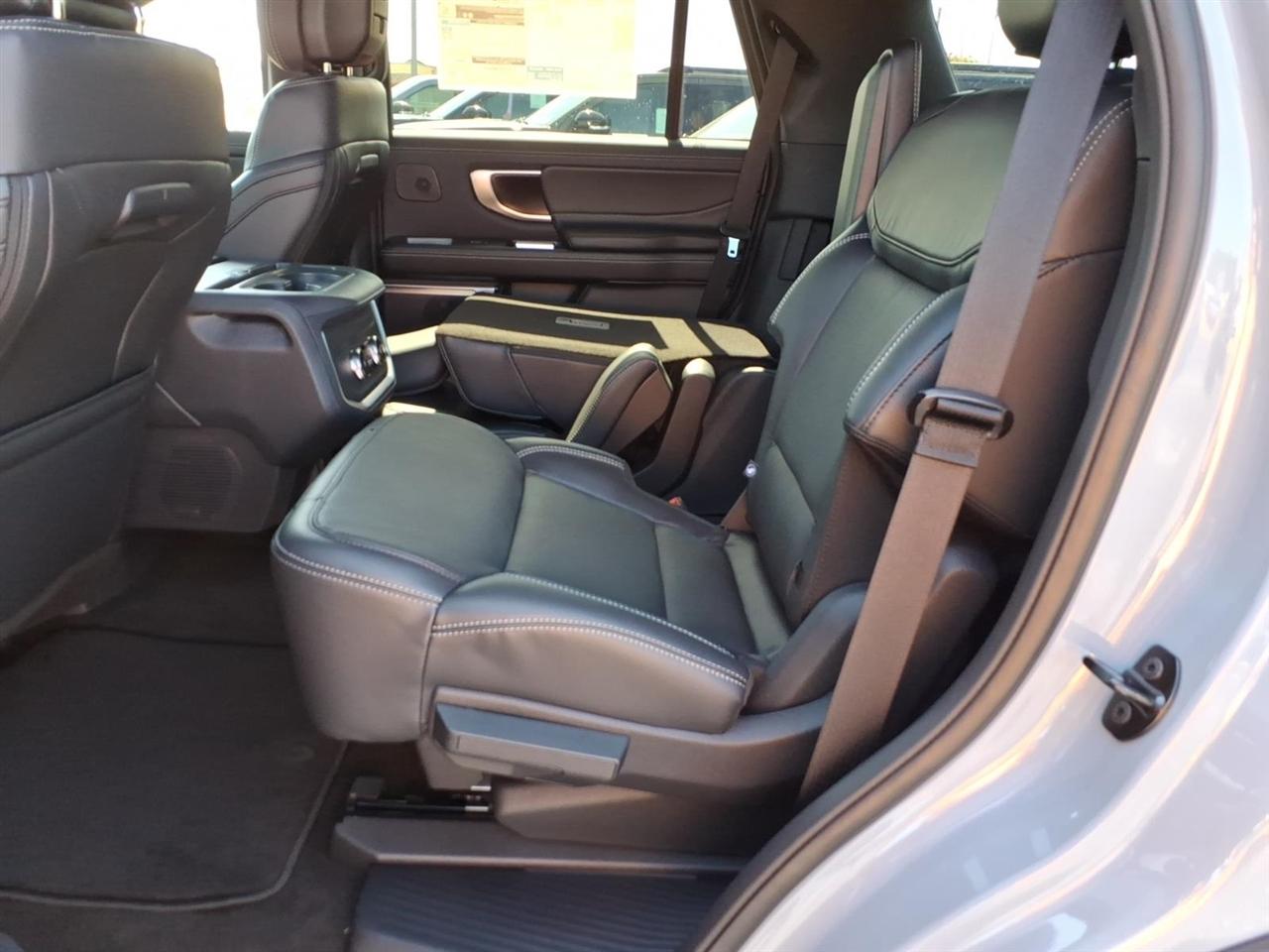 Ford Expedition  2027