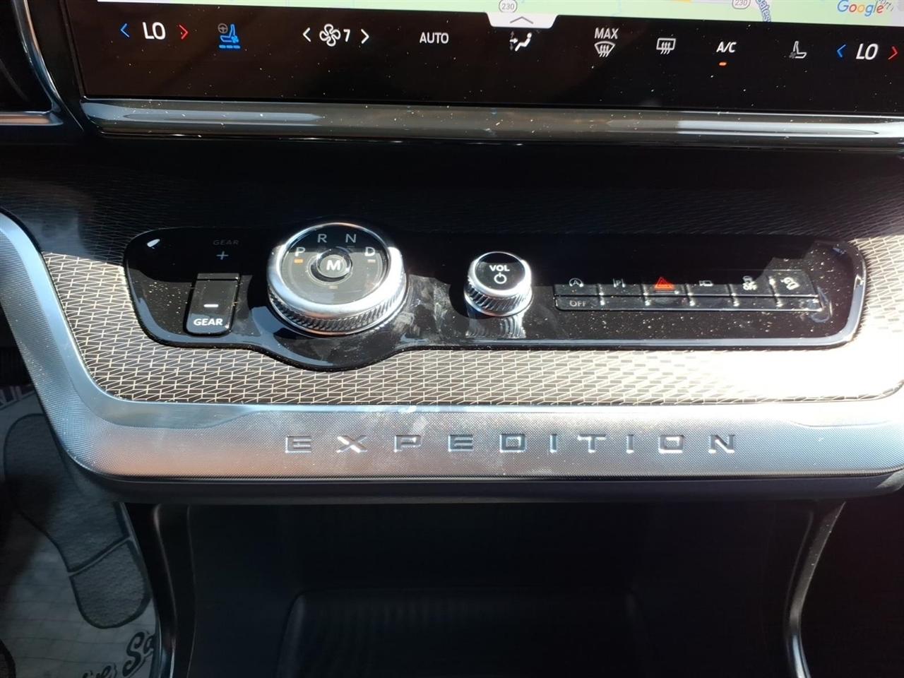 Ford Expedition  2027