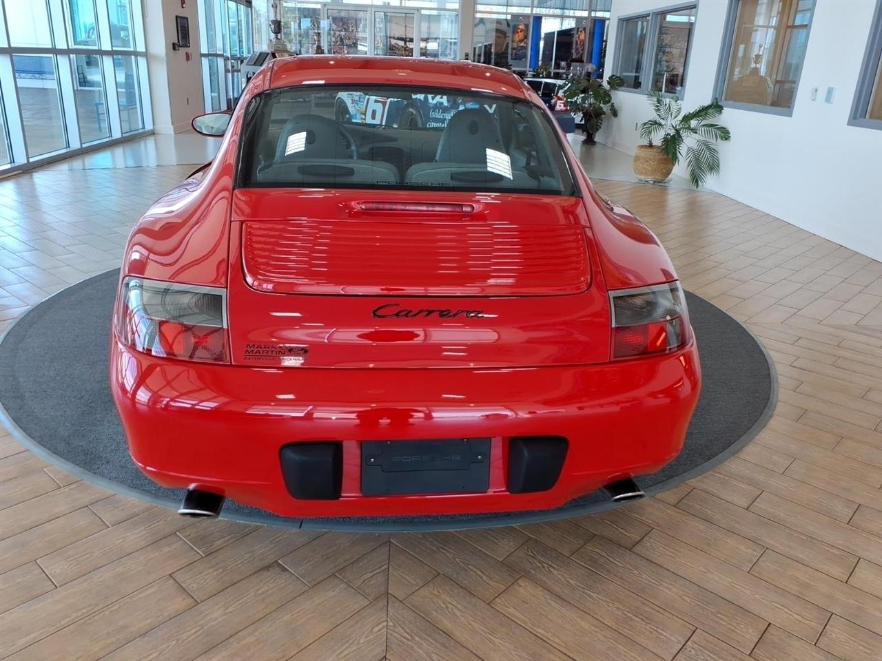 Porsche 911 Carrera  2001