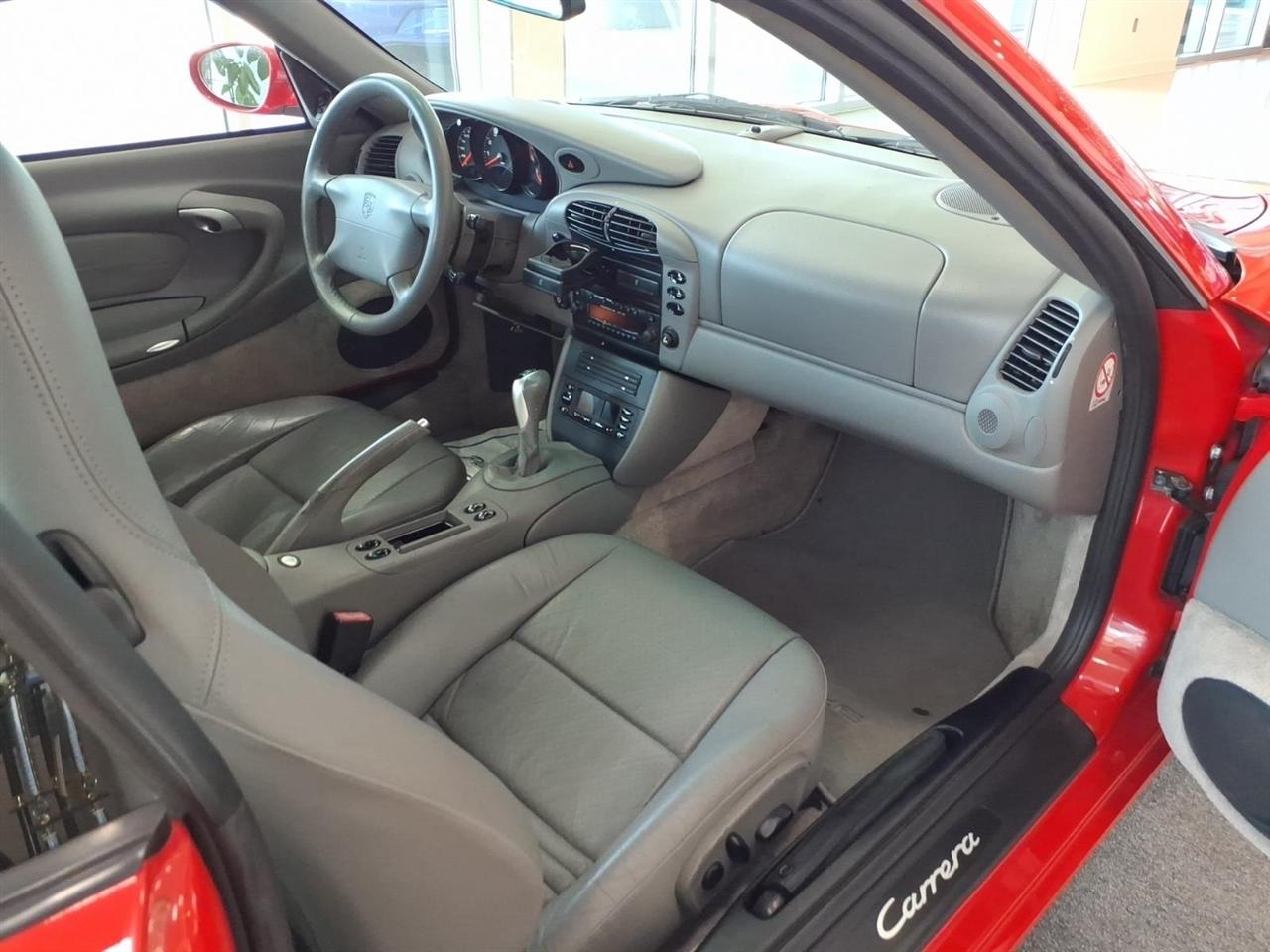 Porsche 911 Carrera  2001