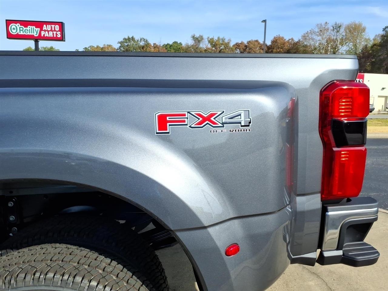 Ford Super Duty F-350 DRW  2026