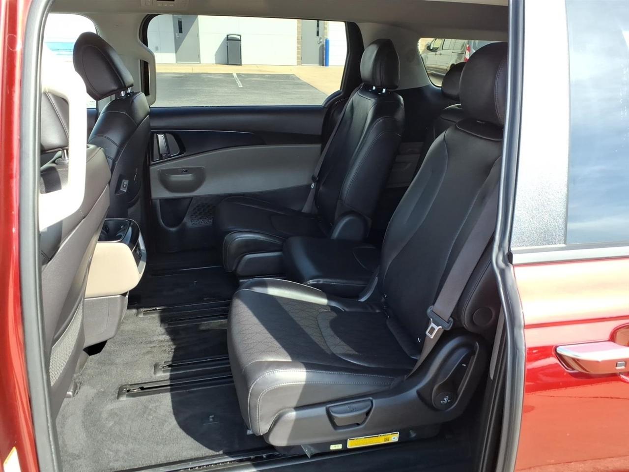 Kia Carnival Hybrid  2025