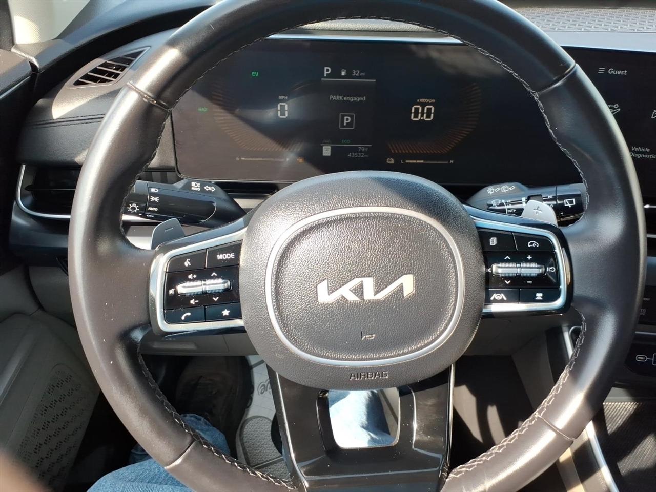 Kia Carnival Hybrid  2025