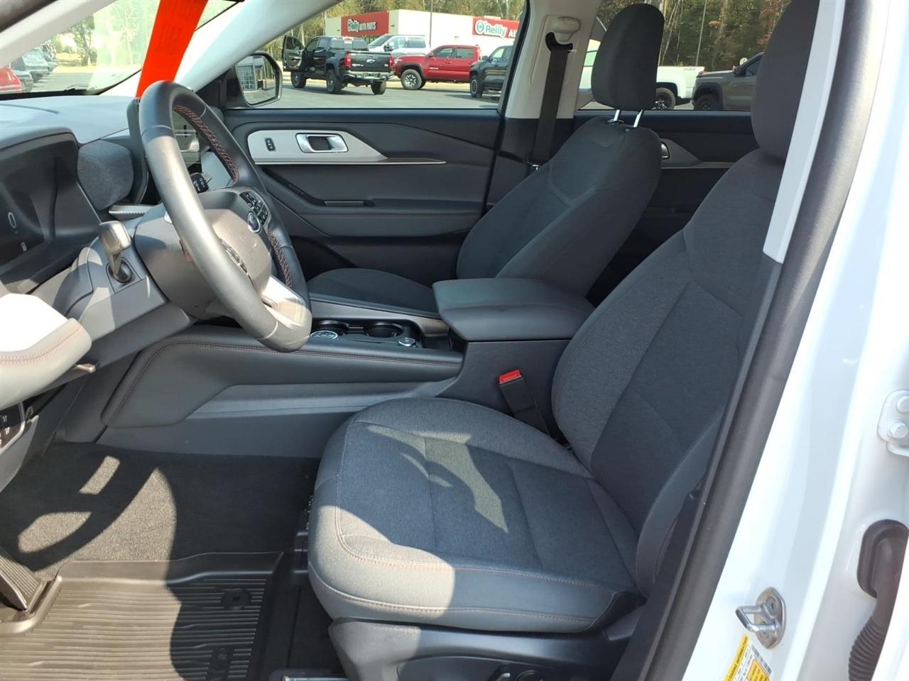 Ford Explorer  2025
