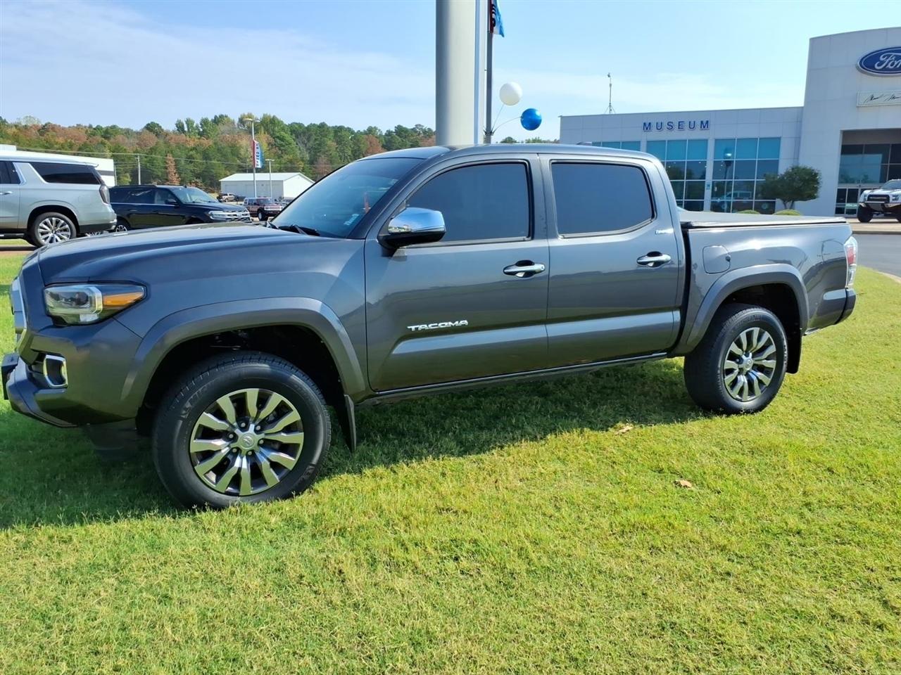 Toyota Tacoma 4WD  2021
