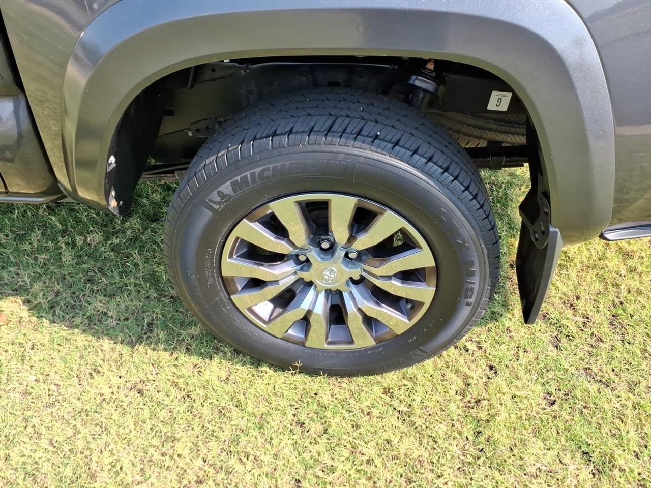 Toyota Tacoma 4WD  2021