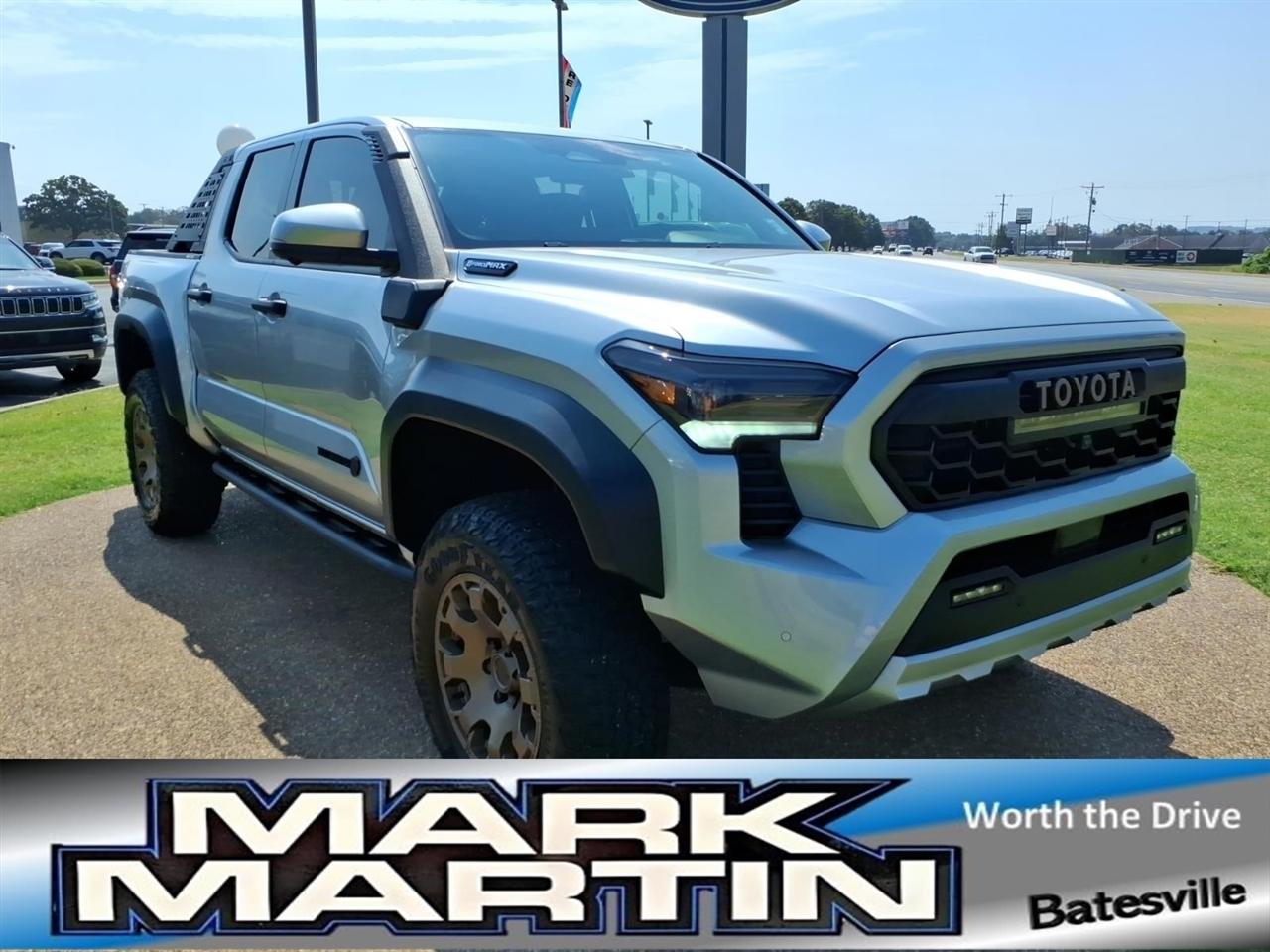 Toyota Tacoma 4WD  2025