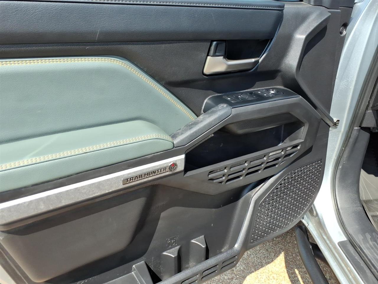 Toyota Tacoma 4WD  2025