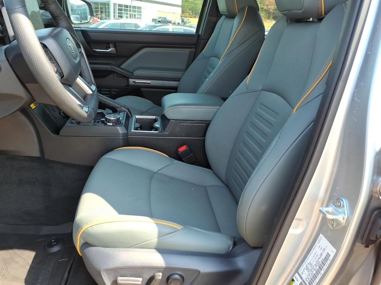 Toyota Tacoma 4WD  2025