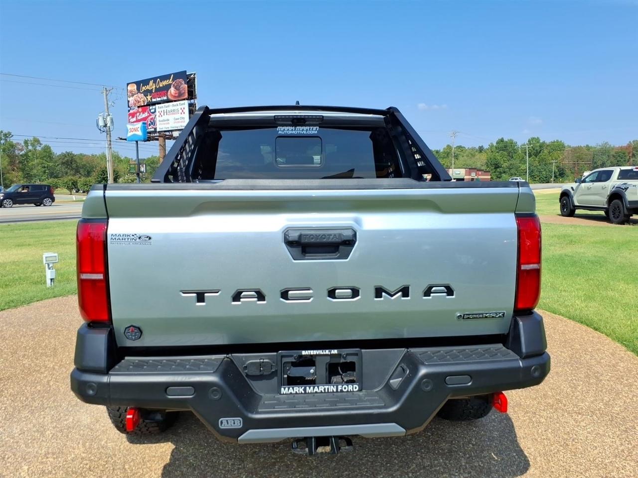 Toyota Tacoma 4WD  2025