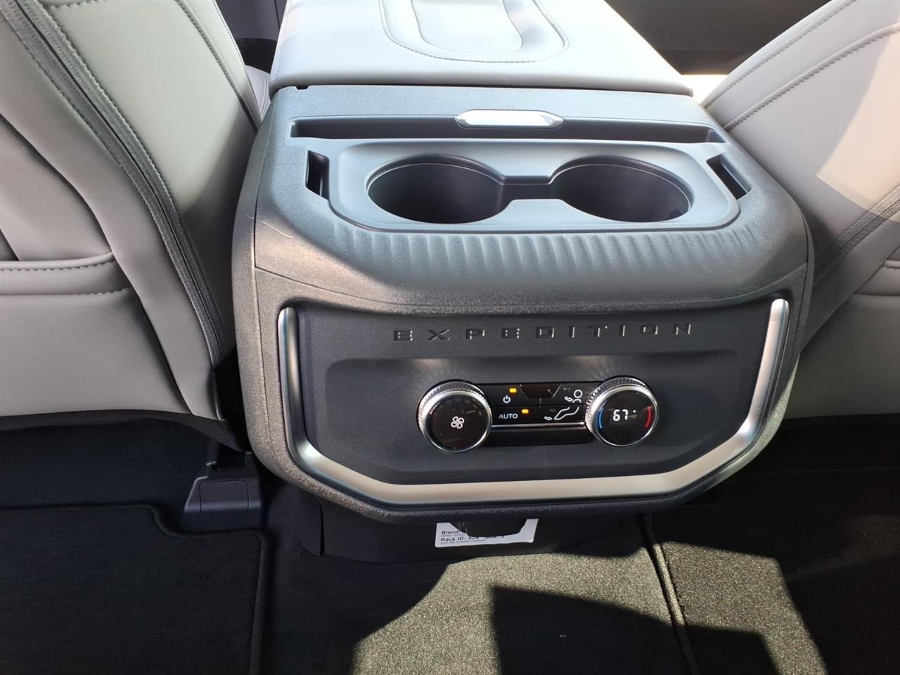 Ford Expedition Max  2027