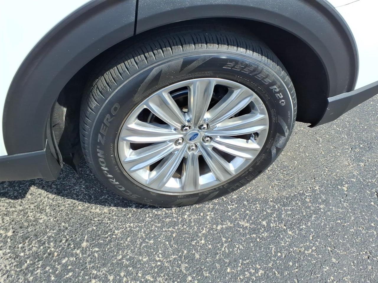Ford Explorer  2023