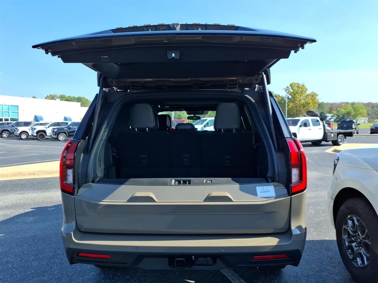 Ford Expedition  2027