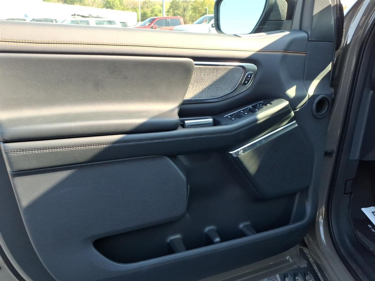Ford Expedition  2027
