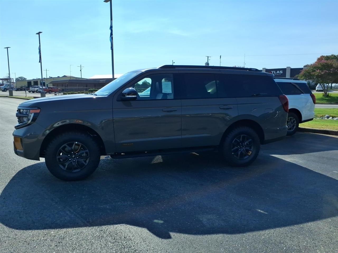 Ford Expedition  2027
