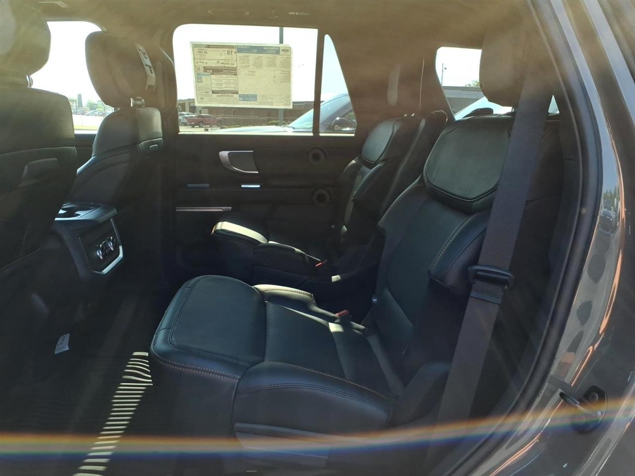 Ford Expedition  2027