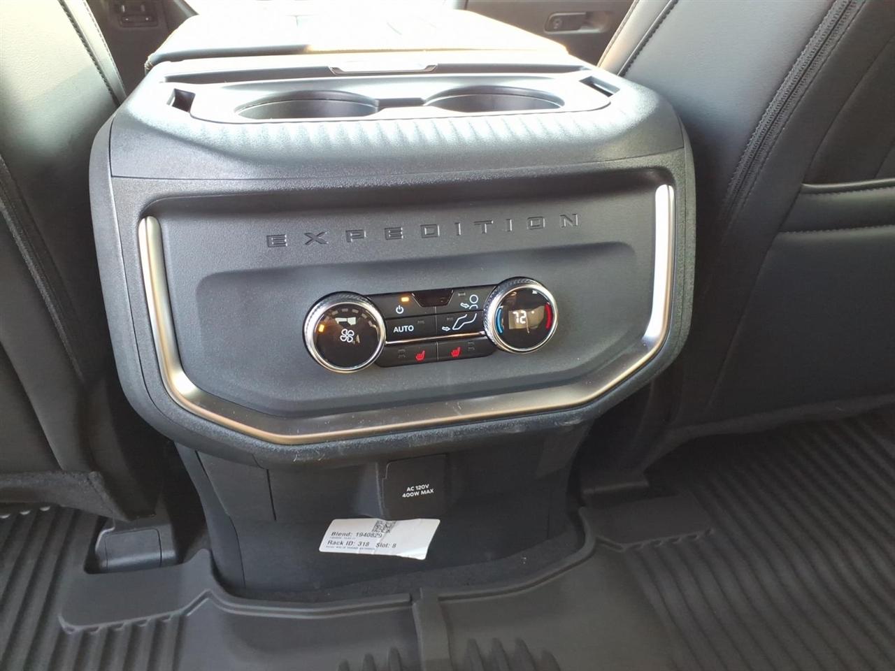 Ford Expedition  2027