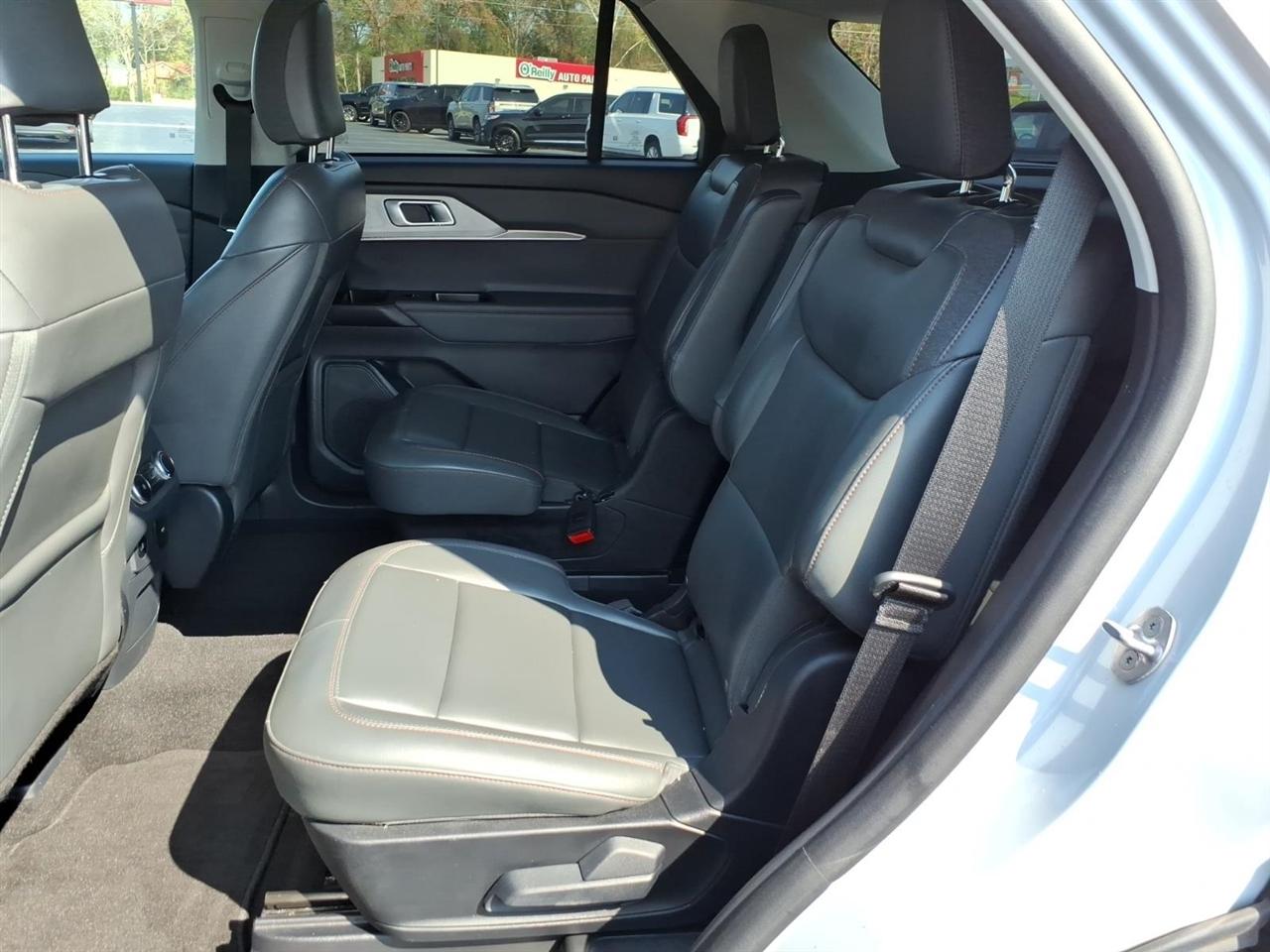 Ford Explorer  2025