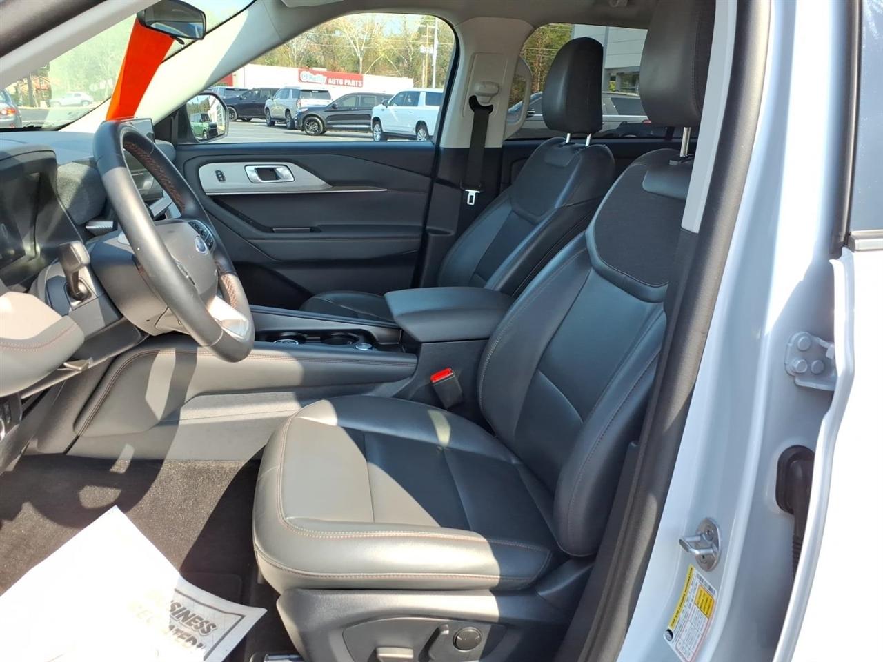 Ford Explorer  2025
