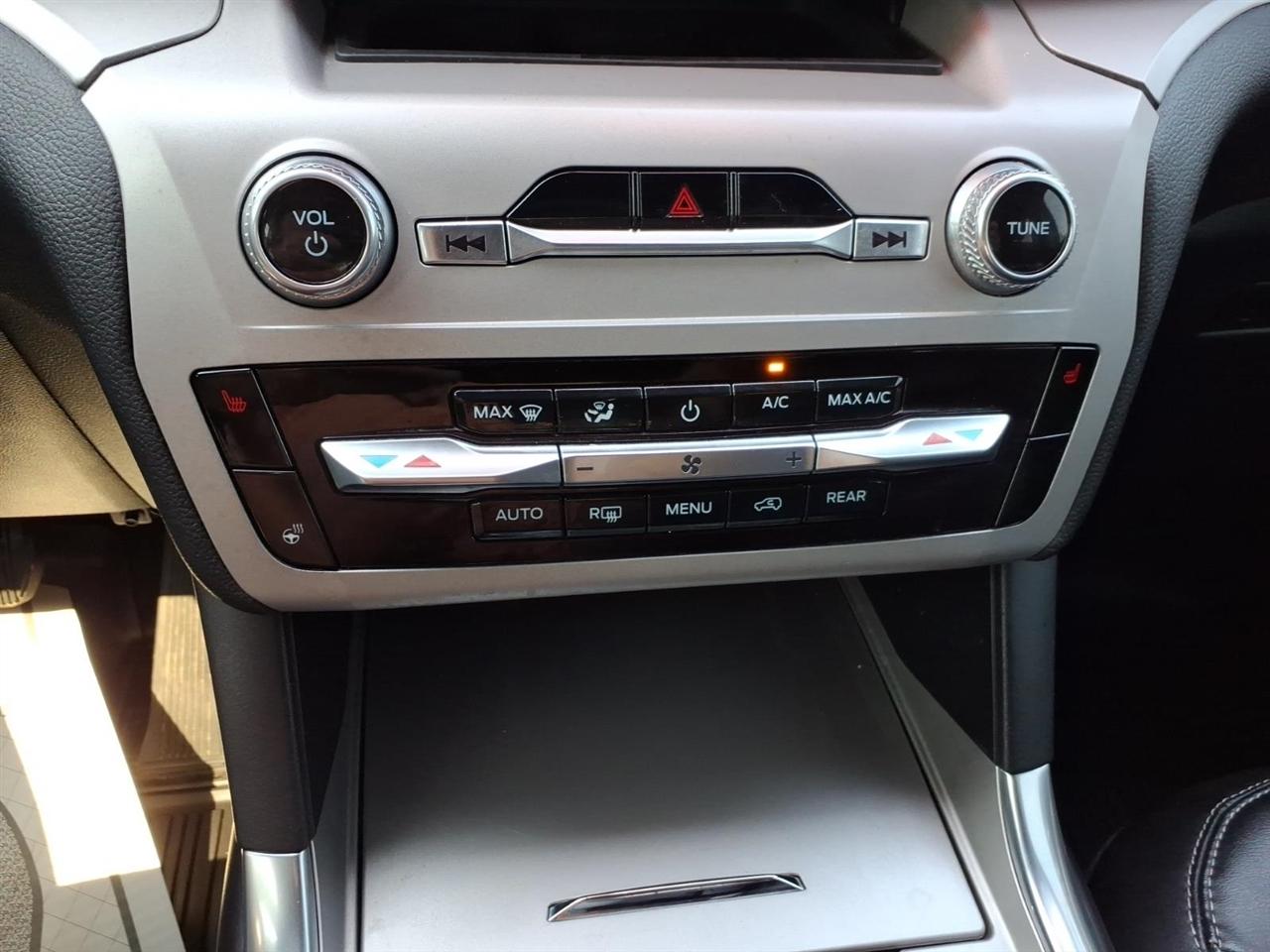 Ford Explorer  2023