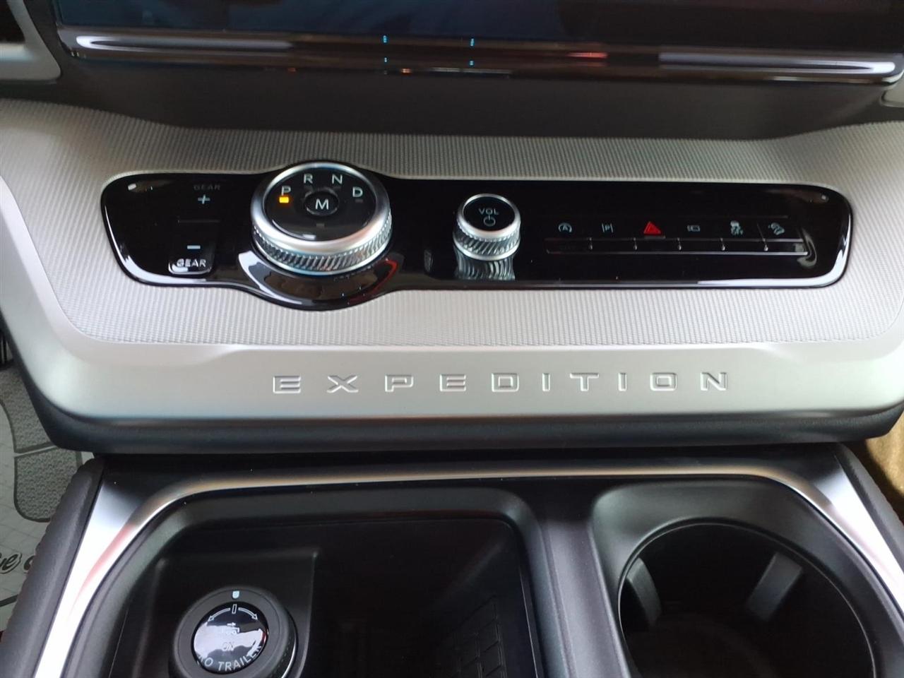 Ford Expedition Max  2025