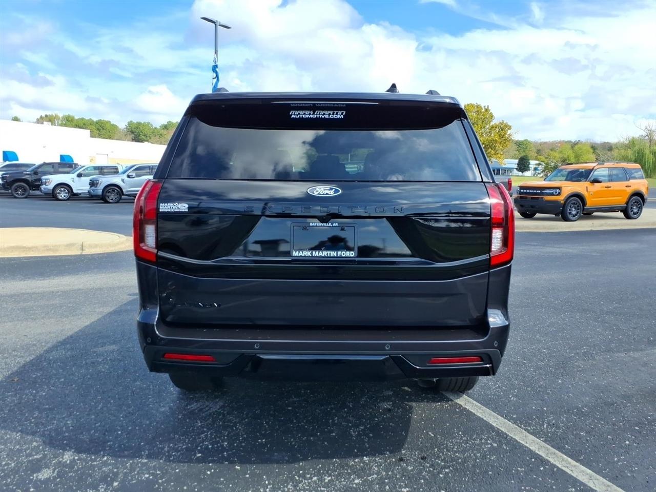Ford Expedition  2027