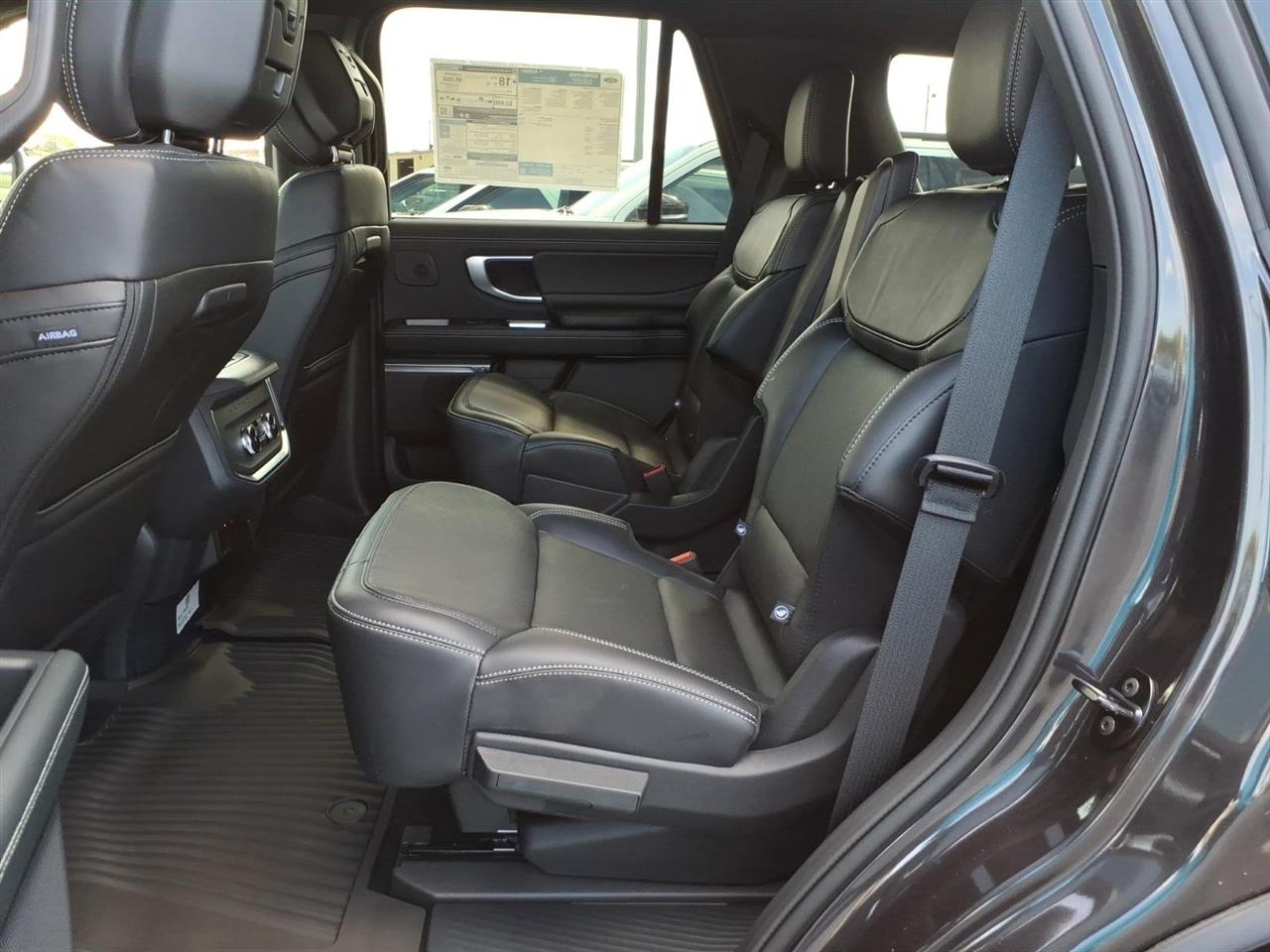Ford Expedition  2027
