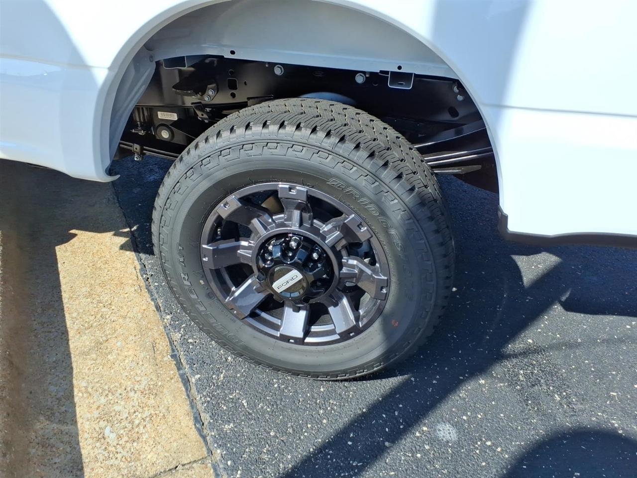 Ford Super Duty F-250 SRW  2027