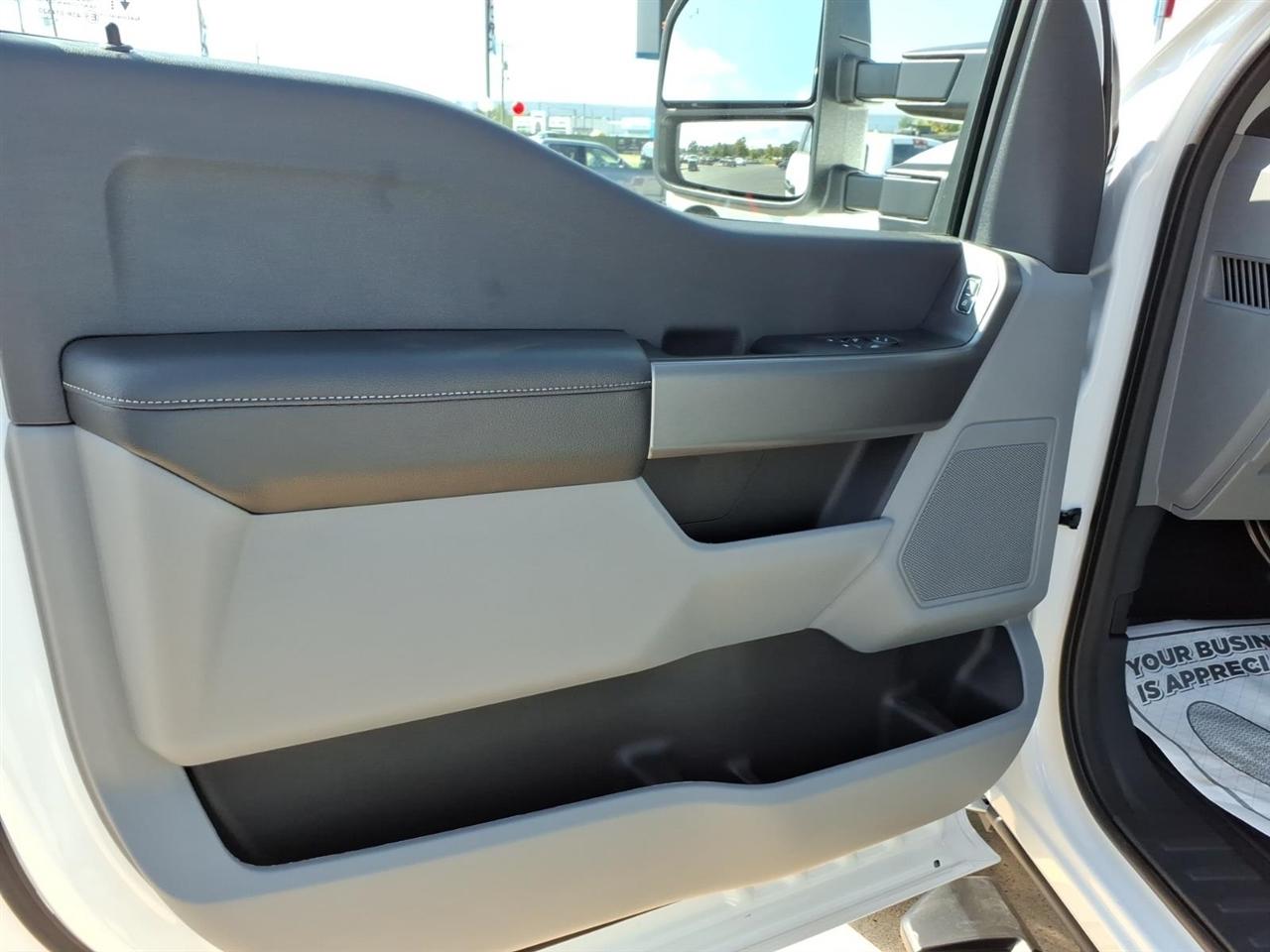 Ford Super Duty F-250 SRW  2027