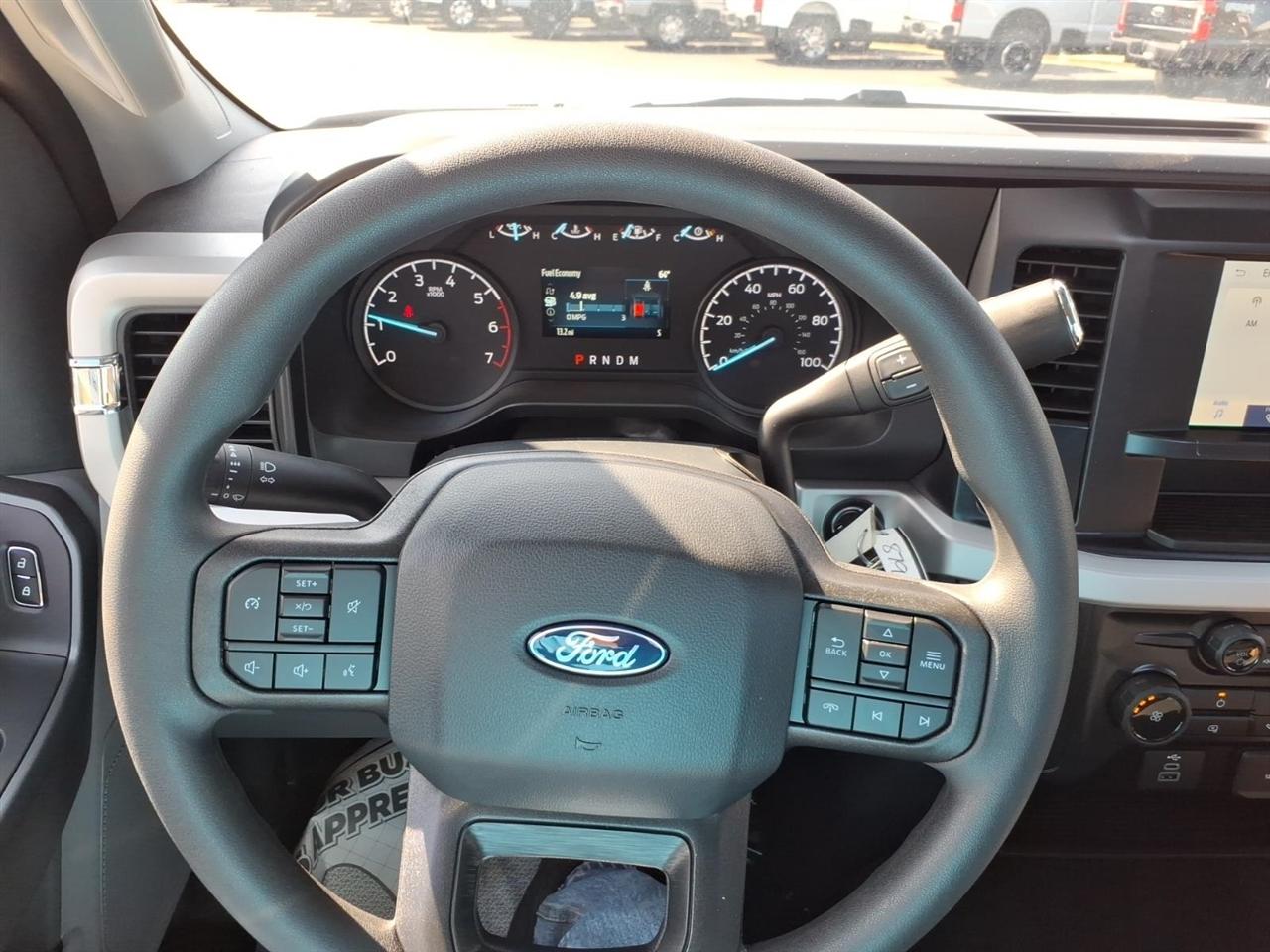 Ford Super Duty F-250 SRW  2027