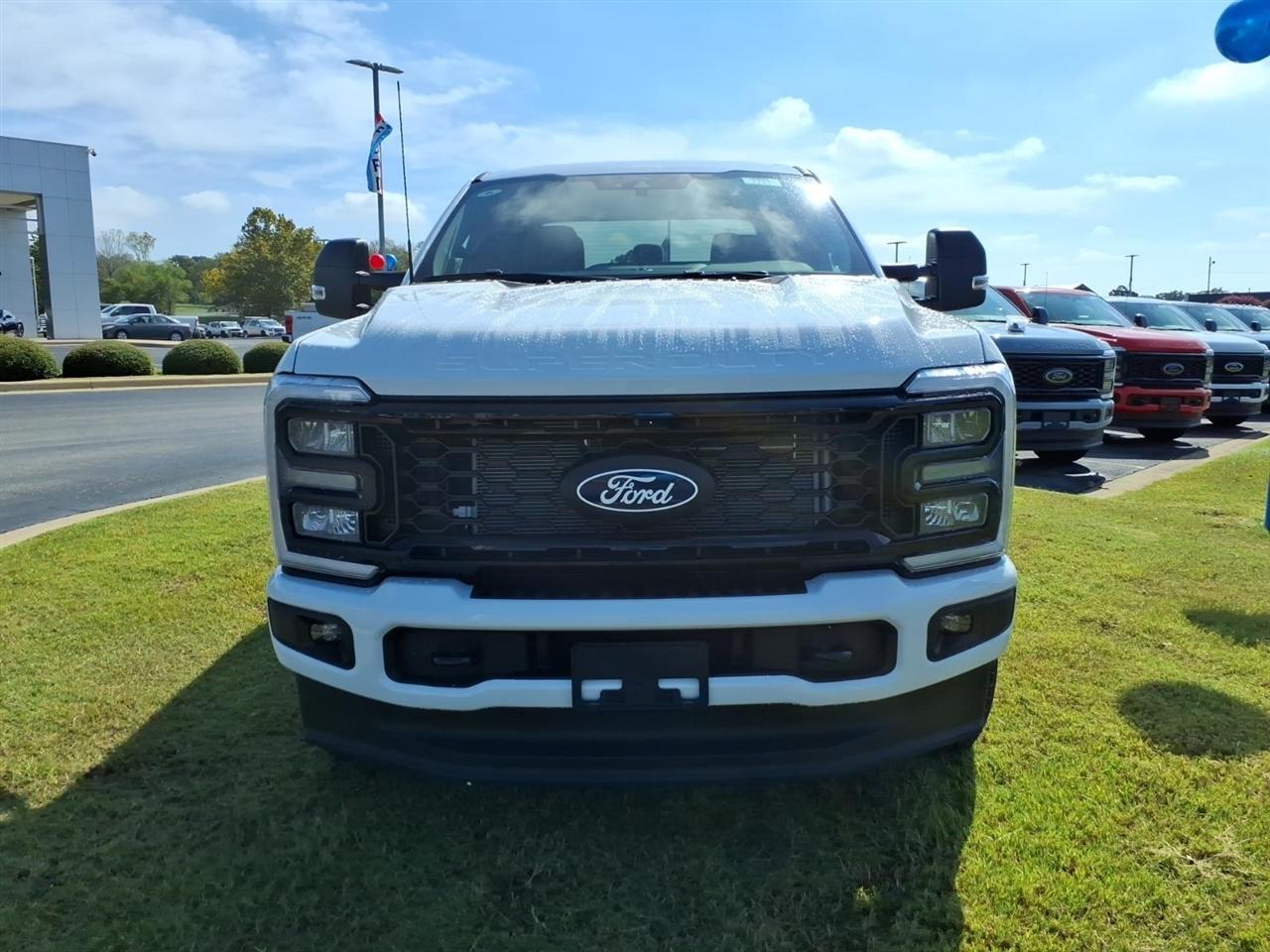 Ford Super Duty F-250 SRW  2027