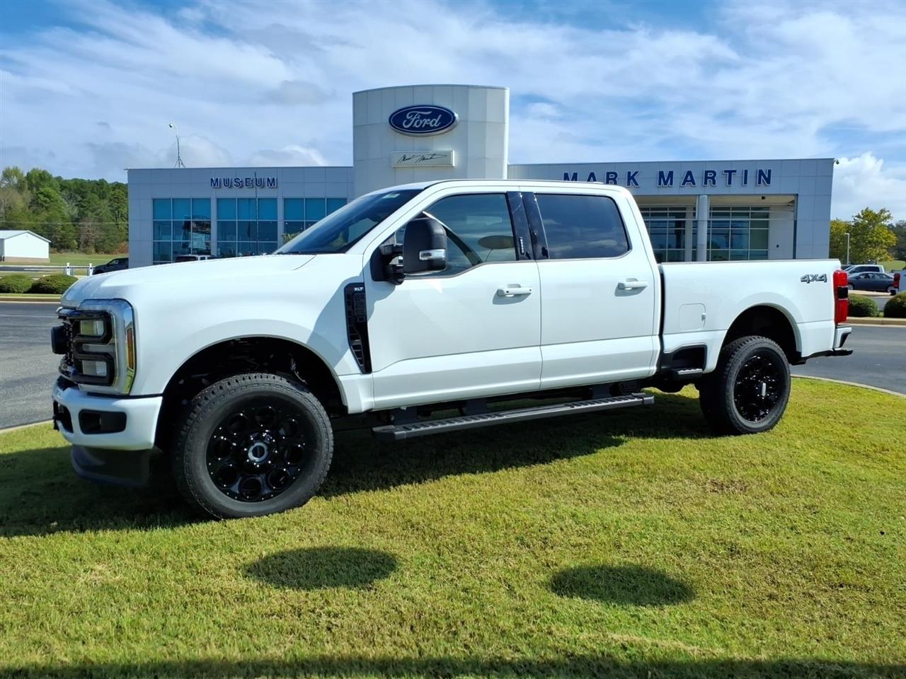 Ford Super Duty F-250 SRW  2027