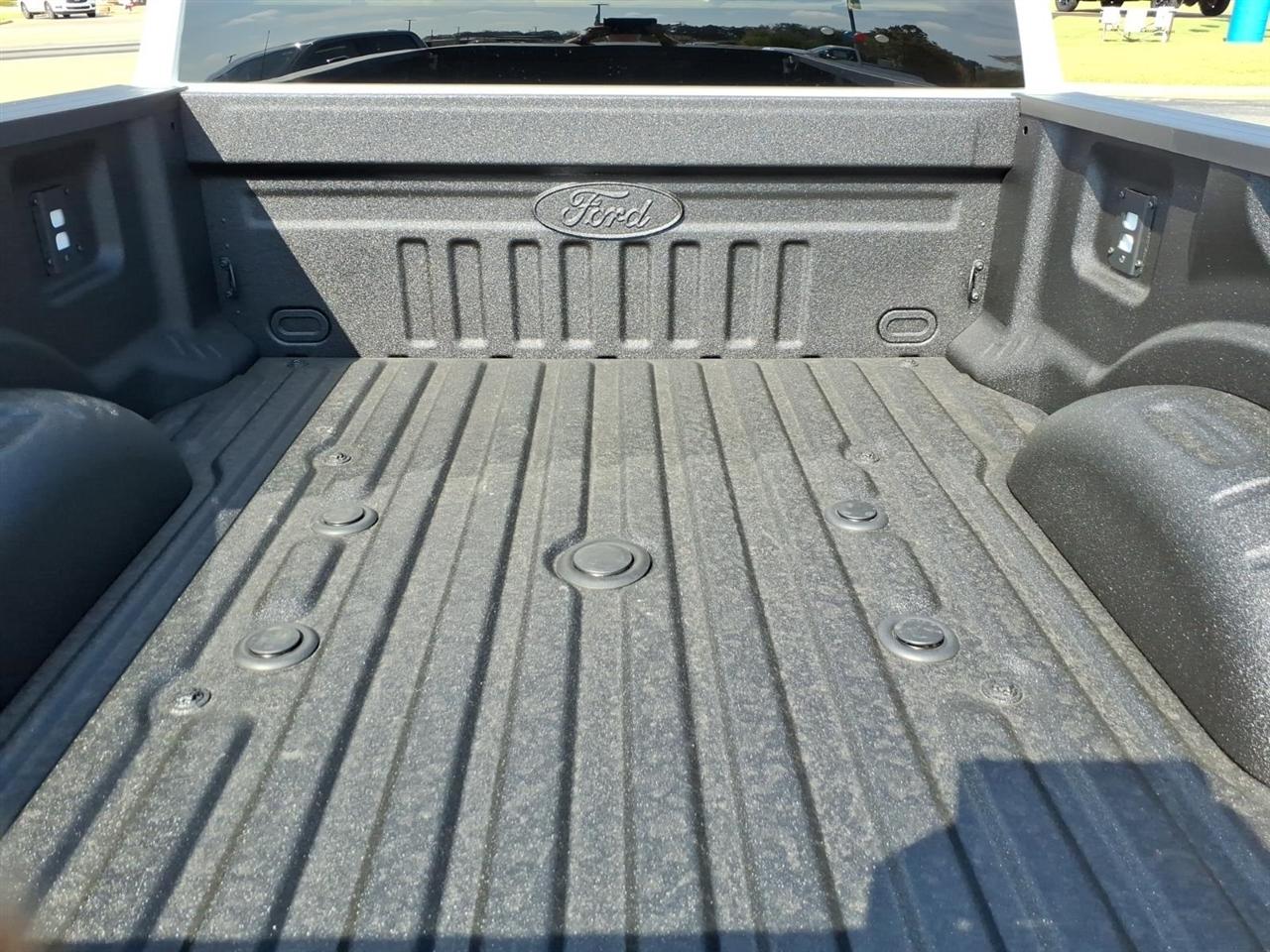 Ford Super Duty F-250 SRW  2027