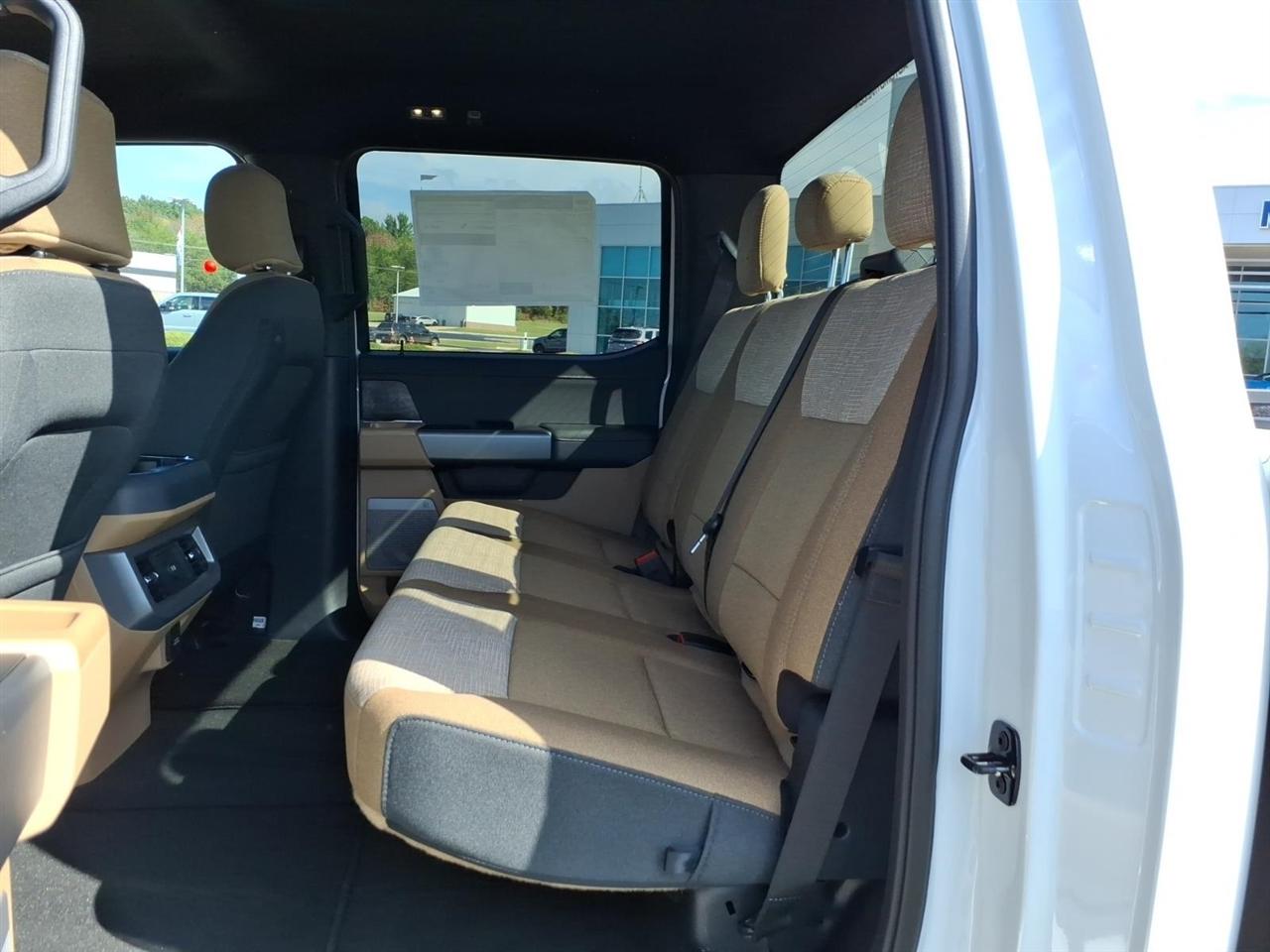 Ford Super Duty F-250 SRW  2027