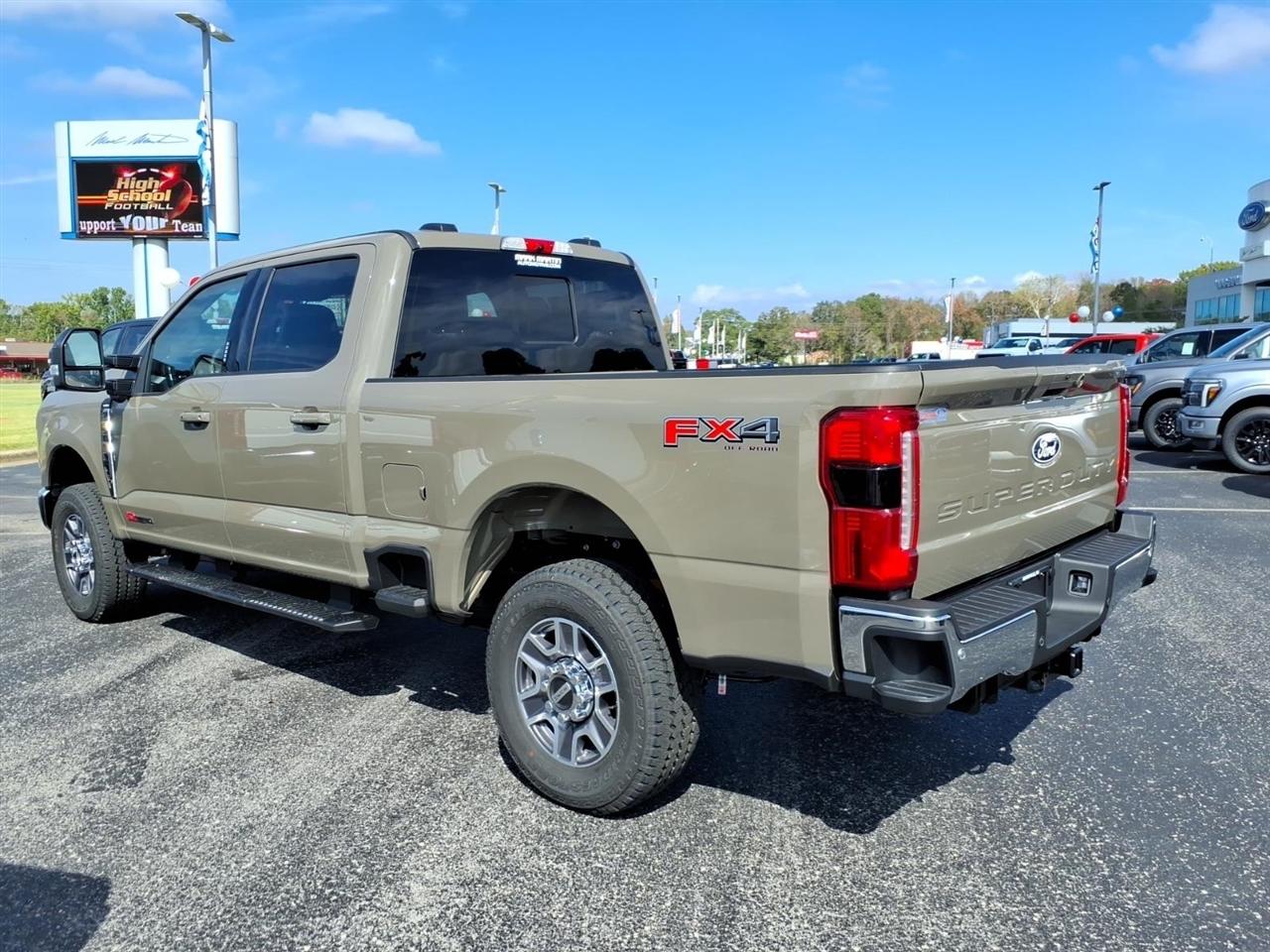 Ford Super Duty F-250 SRW  2027