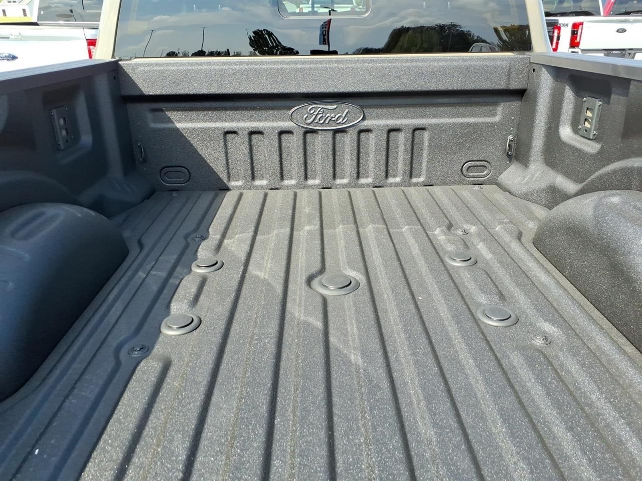 Ford Super Duty F-250 SRW  2027