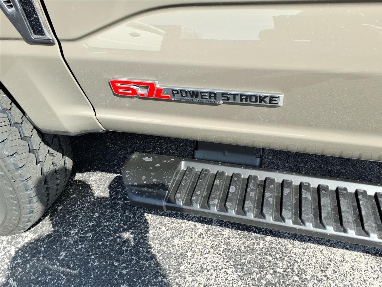 Ford Super Duty F-250 SRW  2027