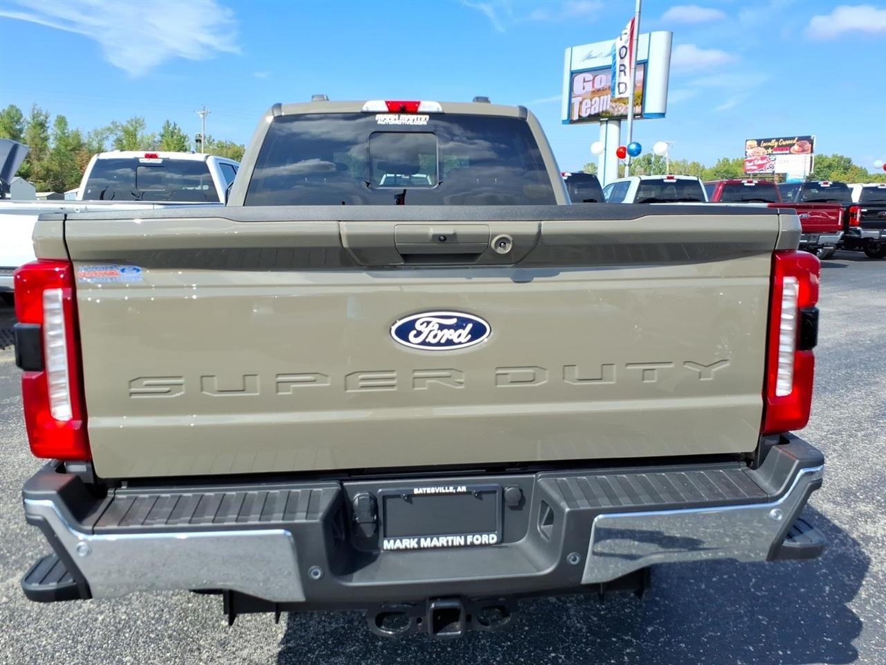 Ford Super Duty F-250 SRW  2027