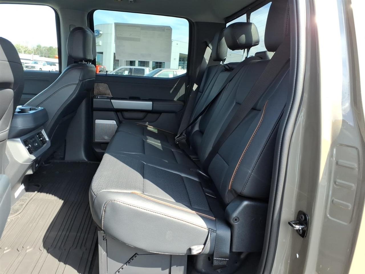 Ford Super Duty F-250 SRW  2027
