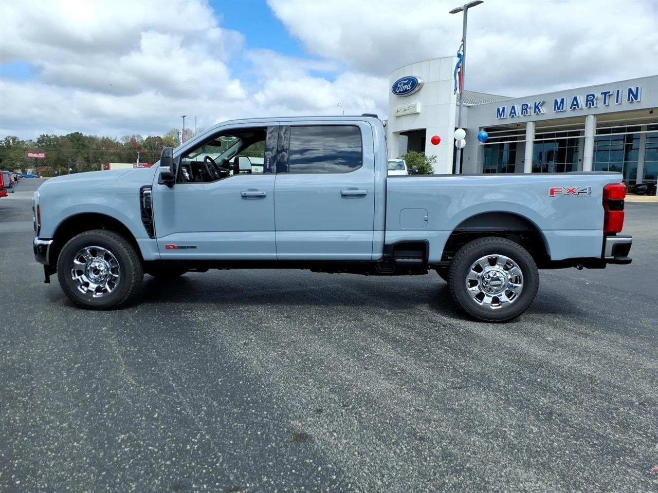 Ford Super Duty F-250 SRW  2027