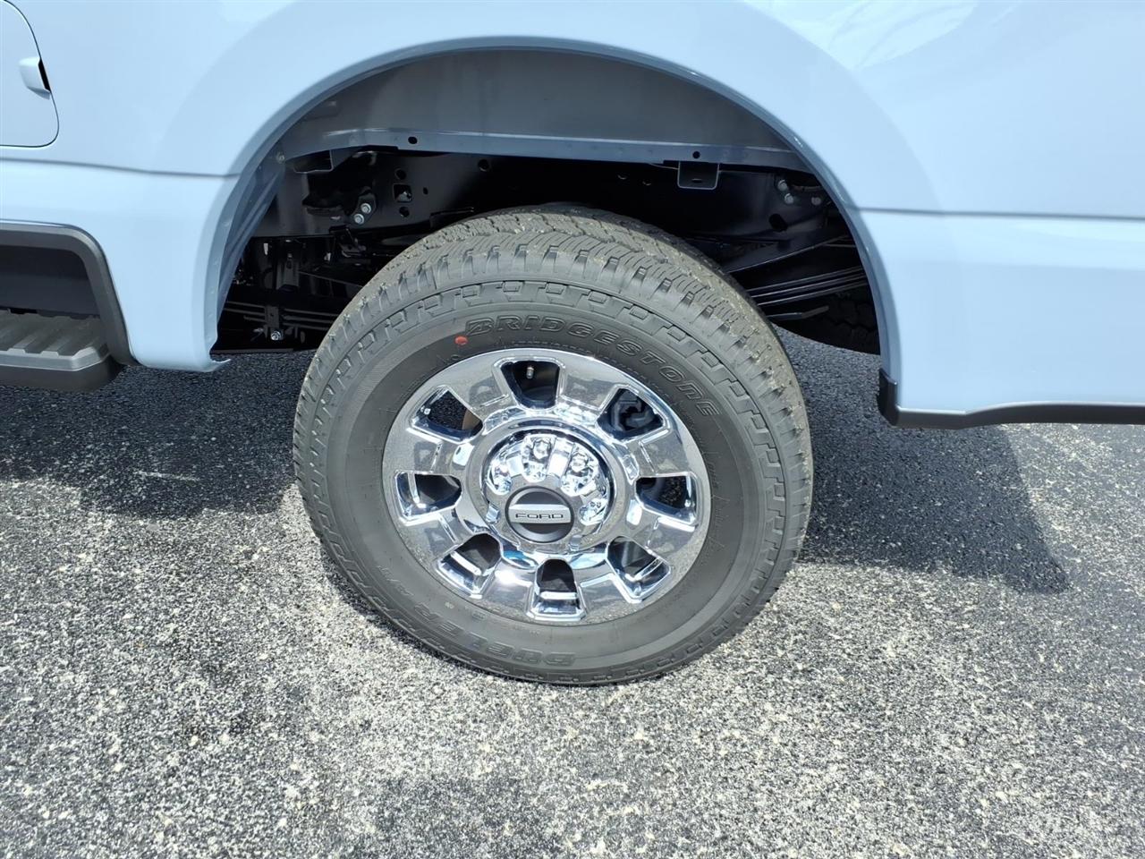 Ford Super Duty F-250 SRW  2027