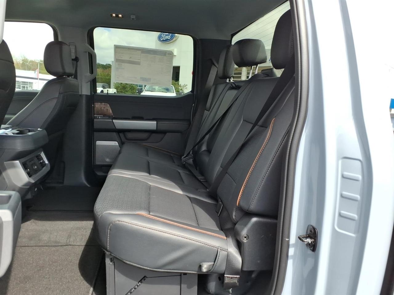 Ford Super Duty F-250 SRW  2027