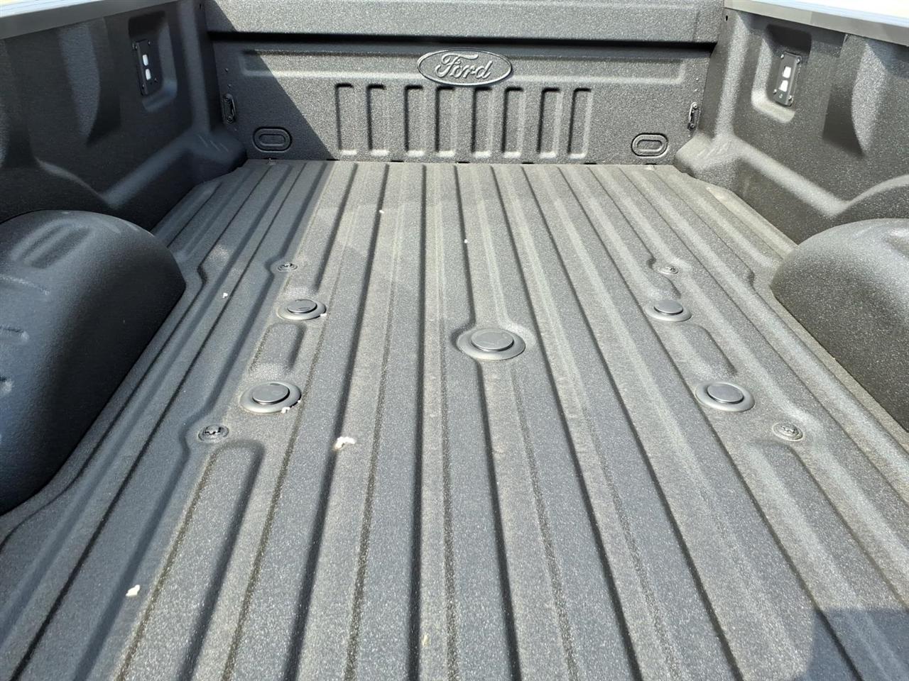 Ford Super Duty F-350 DRW  2027